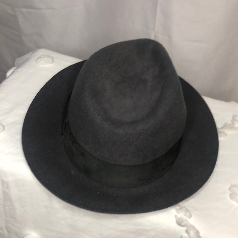 Authentic INDIANA JONES dark gray 100% wool/felt fedora hat. Size Large.